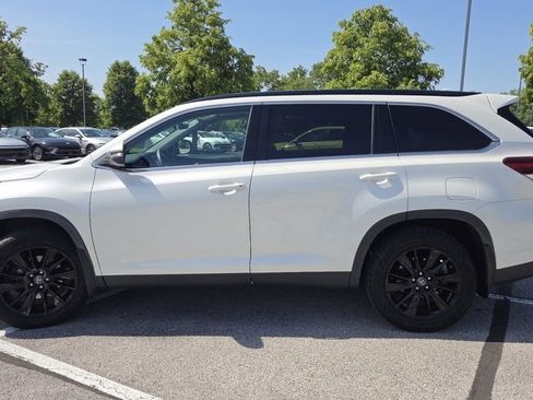 Used 2019 Toyota Highlander SE AWD/4WD image 5