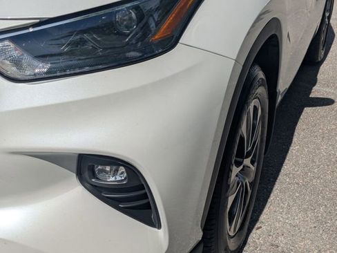 Certified 2025 Toyota Highlander XLE FWD image 9