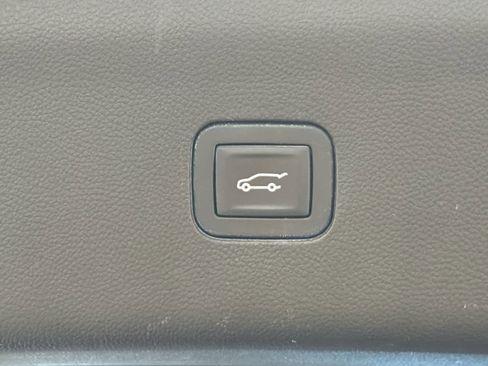 Used 2018 Buick Enclave Essence FWD image 5