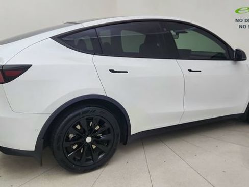 Used 2022 Tesla Model Y Long Range AWD/4WD image 6