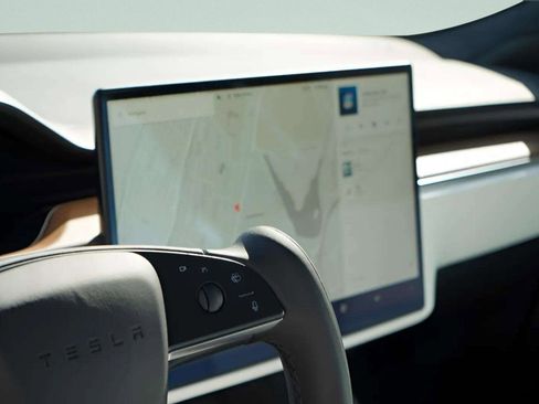 Used 2021 Tesla Model S Plaid image 41