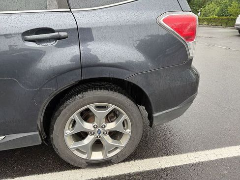 Used 2018 Subaru Forester 2.5i Touring AWD/4WD image 11