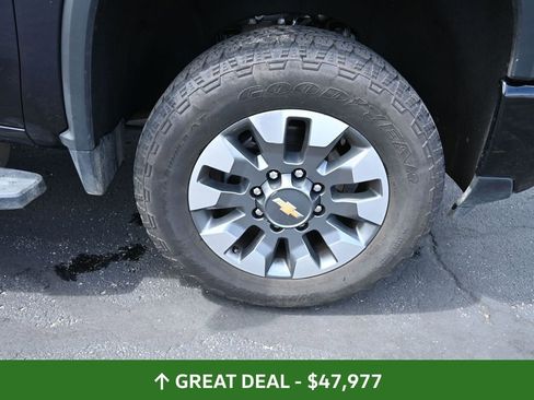 Used 2024 Chevrolet Silverado 2500 Custom w/ Custom Convenience Package image 18