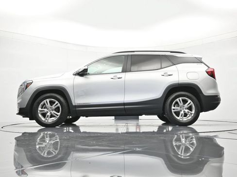 Used 2022 GMC Terrain SLE w/ Driver Convenience Package FWD image 42