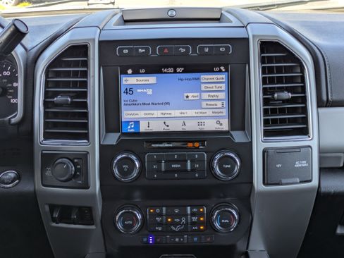 Used 2019 Ford F250 Lariat w/ Lariat Ultimate Package image 5