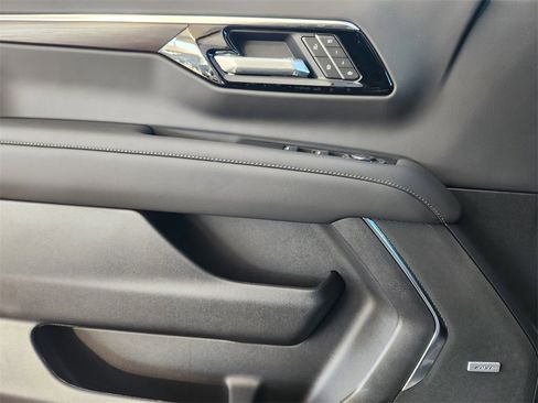 New 2026 Chevrolet Suburban LT w/ Comfort Package image 17