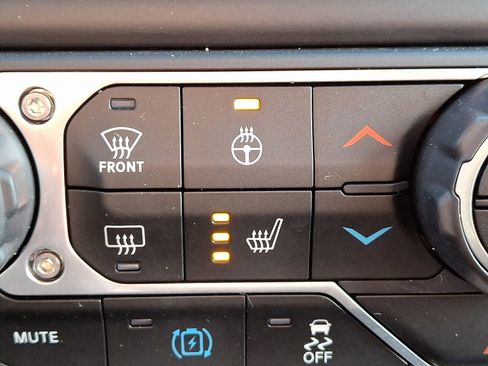 Used 2021 Jeep Wrangler Unlimited Sahara w/ Cold Weather Group image 24