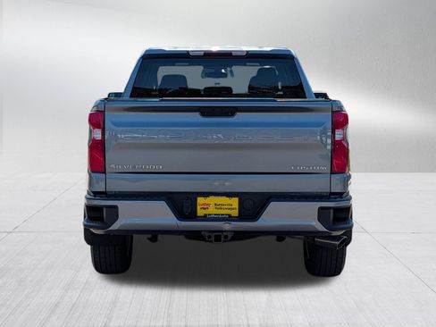 Used 2019 Chevrolet Silverado 1500 Custom w/ Custom Convenience Package AWD/4WD image 6