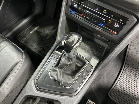 Used 2022 Volkswagen Tiguan SE FWD image 21