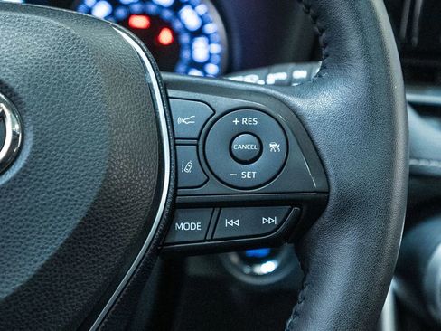 Used 2020 Toyota RAV4 XLE w/ Convenience Package image 19