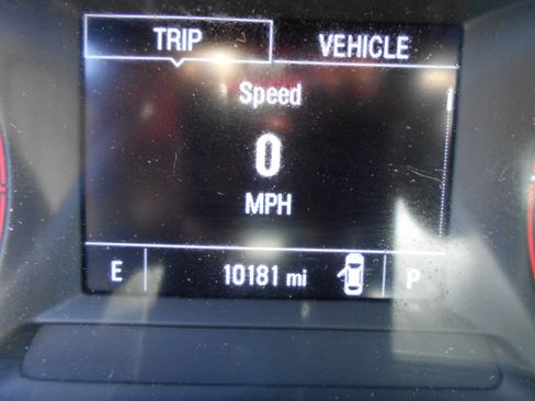 Used 2025 Chevrolet Trax RS w/ Driver Confidence Package FWD image 17