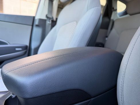 Used 2018 Hyundai Santa Fe Sport FWD image 15