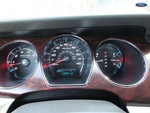 Used 2012 Ford Taurus SEL image 11