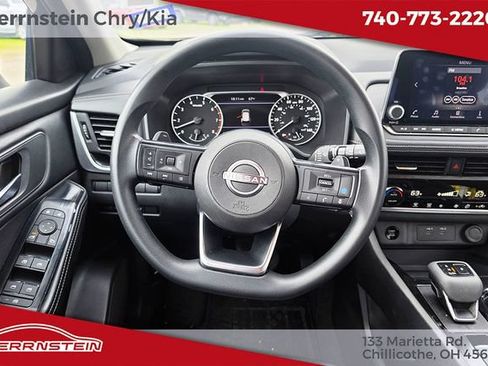 Used 2024 Nissan Rogue SV FWD image 8