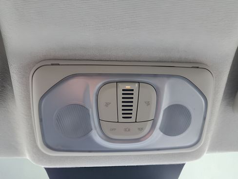 Used 2021 RAM ProMaster 2500 w/ Premium Appearance Group FWD image 15