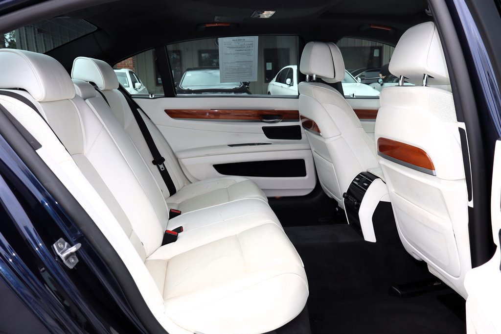 Used 2015 BMW 750Li RWD image 13