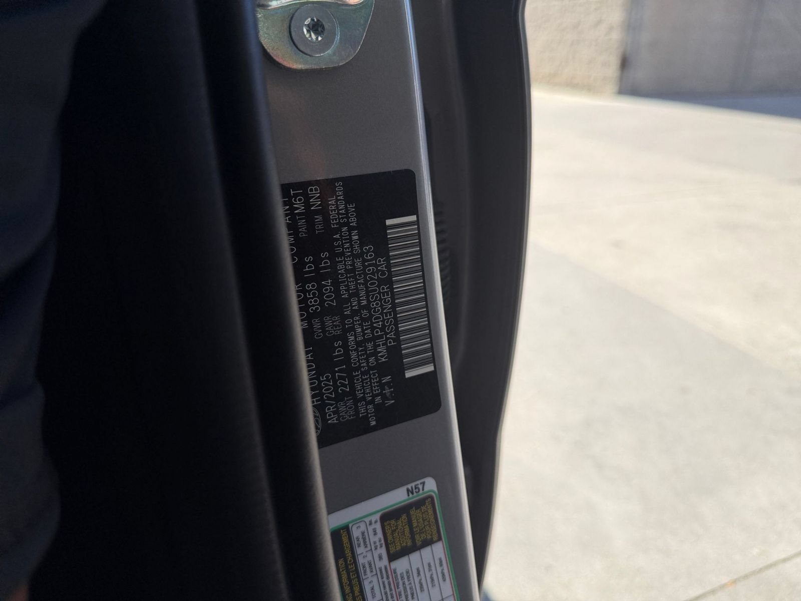 Used 2025 Hyundai Elantra Limited FWD image 30