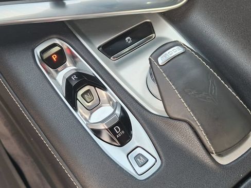 Used 2022 Chevrolet Corvette Stingray Coupe w/ 1LT RWD image 18