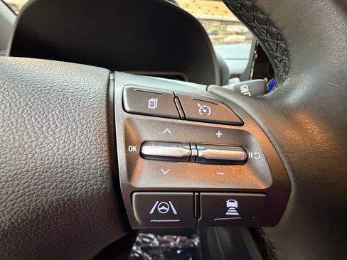 Used 2022 Hyundai Kona Limited image 25