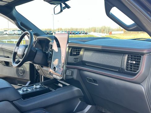 Used 2024 Ford Expedition Max Limited image 31