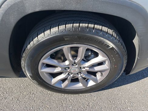 Used 2024 GMC Terrain SLT image 6