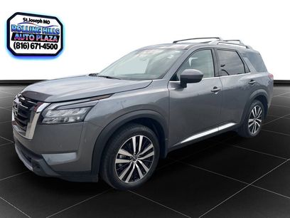 Used 2025 Nissan Pathfinder Platinum w/ Cargo Package