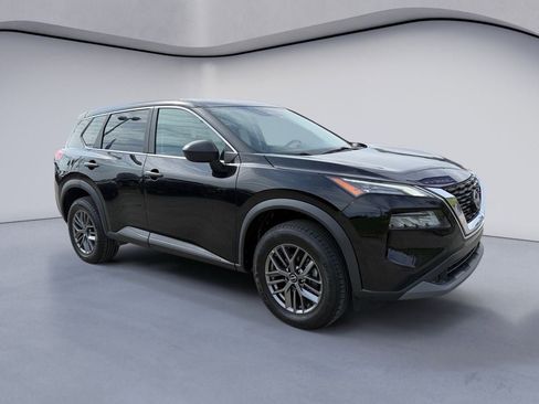 Used 2023 Nissan Rogue S image 7