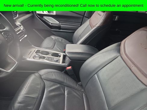 Used 2024 Ford Explorer Platinum w/ Technology Package AWD/4WD image 12