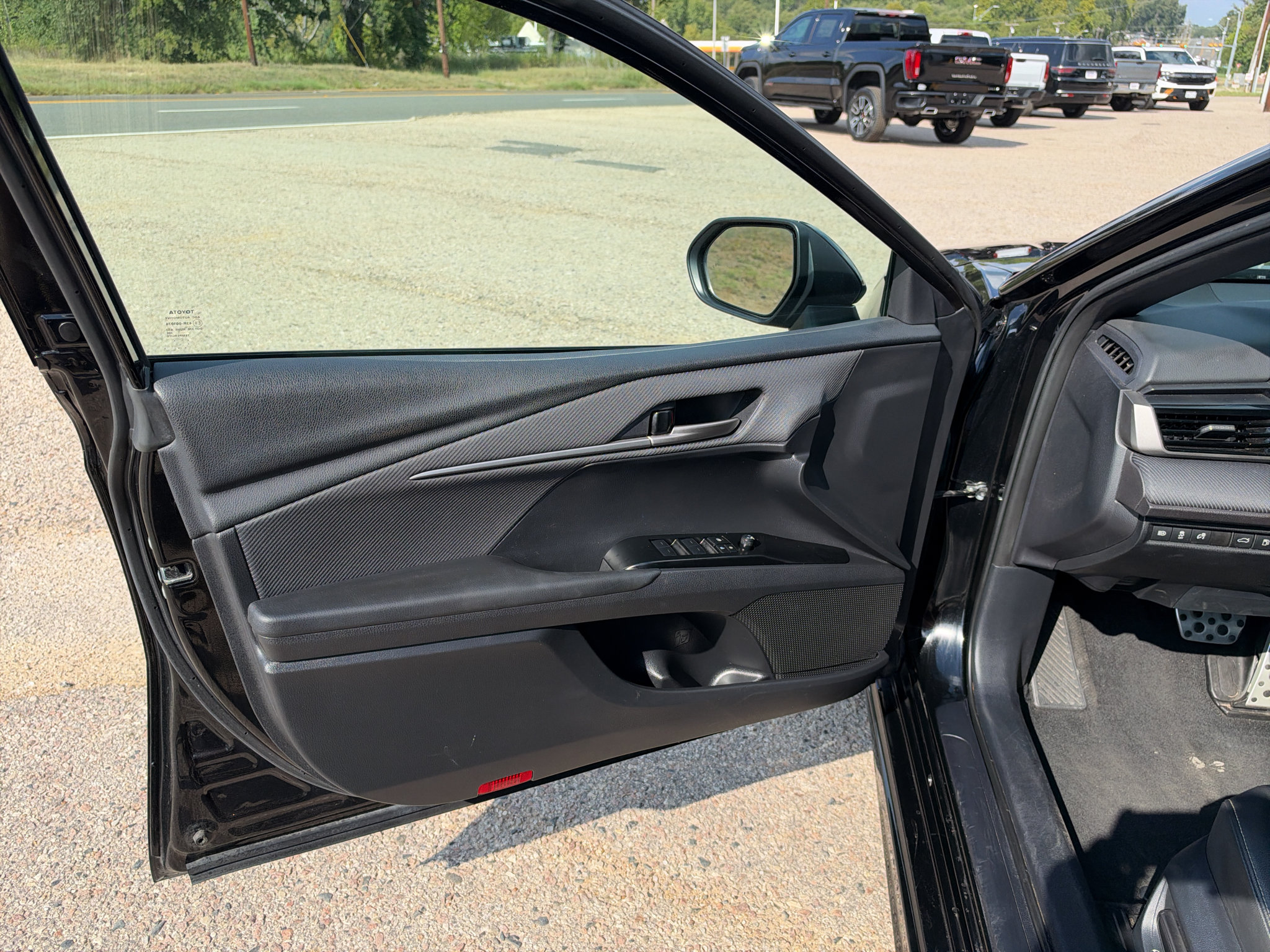 Used 2025 Toyota Camry SE FWD image 20