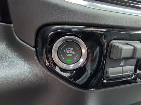 New 2026 GMC Sierra 1500 SLT image 25