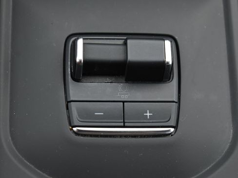 Used 2024 GMC Sierra 3500 Denali Ultimate AWD/4WD image 30
