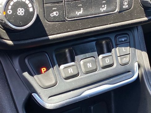 Used 2020 GMC Terrain SLE FWD image 9