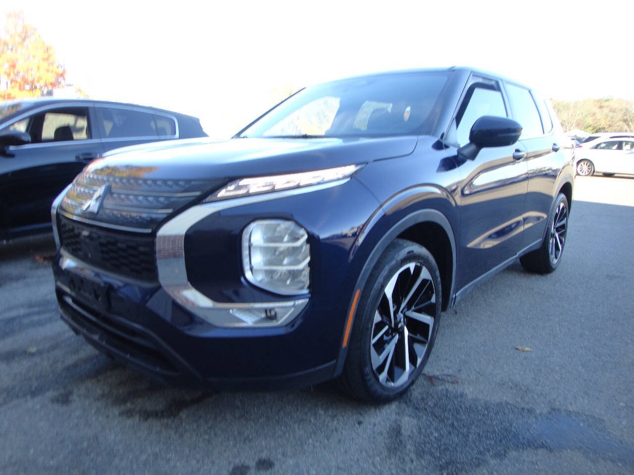 Used 2022 Mitsubishi Outlander SE AWD/4WD image 1