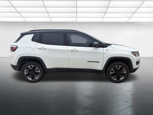 Used 2018 Jeep Compass Trailhawk w/ Leather Interior Group AWD/4WD image 2