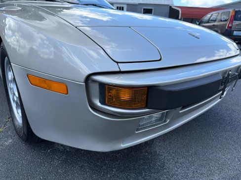 Used 1988 Porsche 944 Coupe RWD image 9