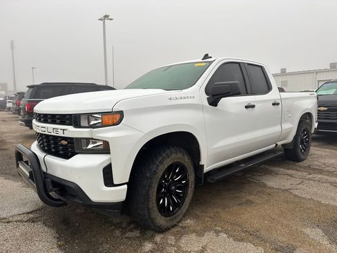 Used 2019 Chevrolet Silverado 1500 Custom w/ Custom Value Package image 1