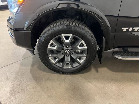 Used 2021 Nissan Titan Platinum Reserve w/ Moonroof Package image 43