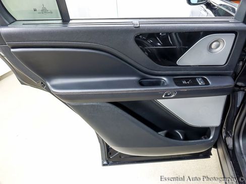 Used 2021 Lincoln Aviator Reserve w/ Equipment Group 202A AWD/4WD image 24