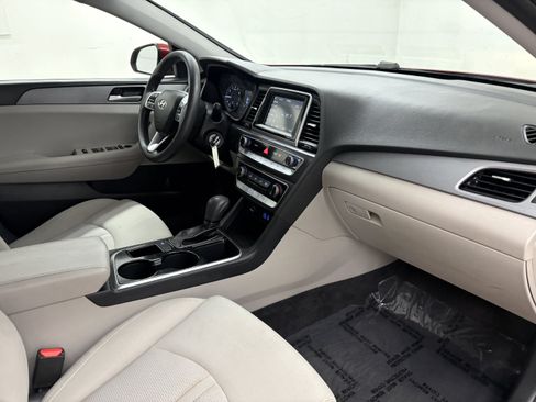 Used 2019 Hyundai Sonata SE FWD image 19