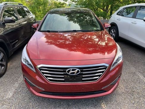 Used 2015 Hyundai Sonata Limited w/ Option Group 06 FWD image 3