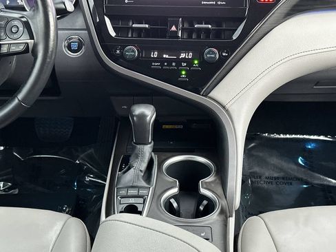 Used 2022 Toyota Camry XLE FWD image 15
