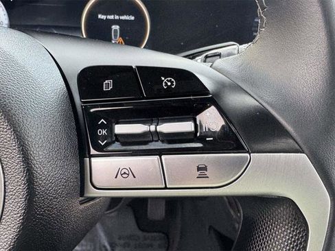 Used 2023 Hyundai Elantra Limited w/ Winter Weather Package image 22