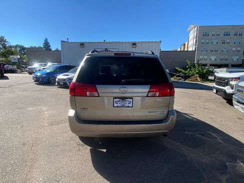 Used 2004 Toyota Sienna LE w/ LE Pkg 12 AWD/4WD image 4