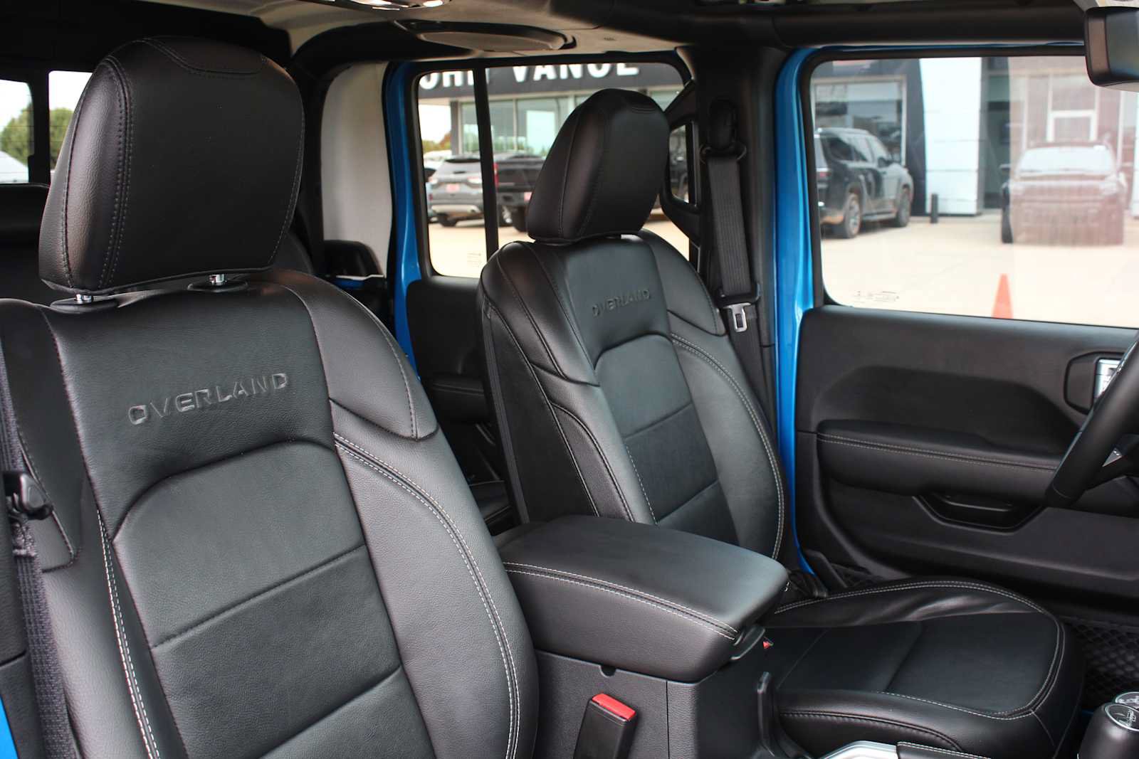 Used 2022 Jeep Gladiator Overland w/ Popular Equipment Package AWD/4WD image 21