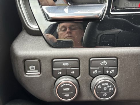 Used 2024 Chevrolet Silverado 1500 RST image 27