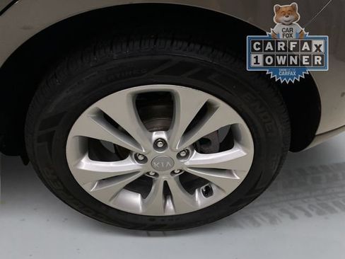 Used 2016 Kia Soul + FWD image 18
