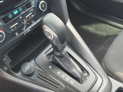 Used 2018 Ford Focus SEL FWD image 28