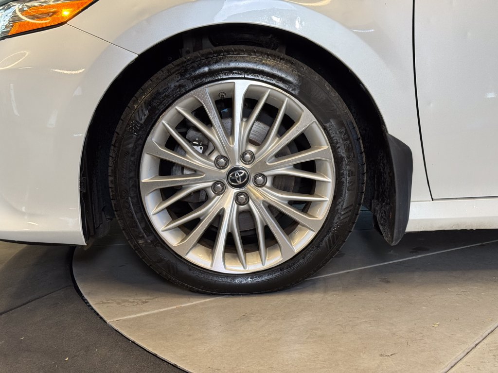 Used 2019 Toyota Camry XLE w/ Navigation Package FWD image 26