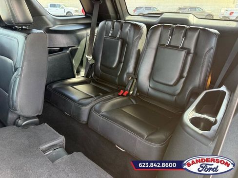 Certified 2018 Ford Explorer Limited w/ Ford Safe & Smart Package image 20