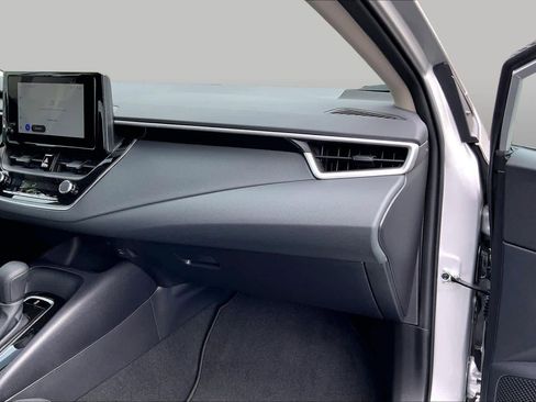 Certified 2025 Toyota Corolla LE image 17